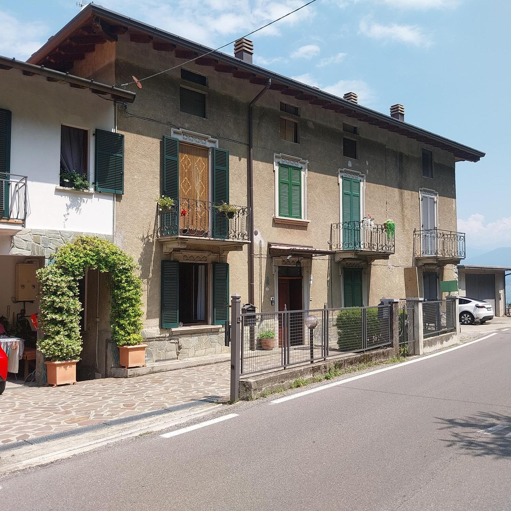 Casa Peppo Apartment Lezzeno Luaran gambar